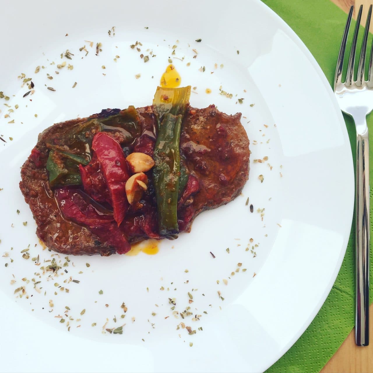 Domatesli ve Biberli Biftek