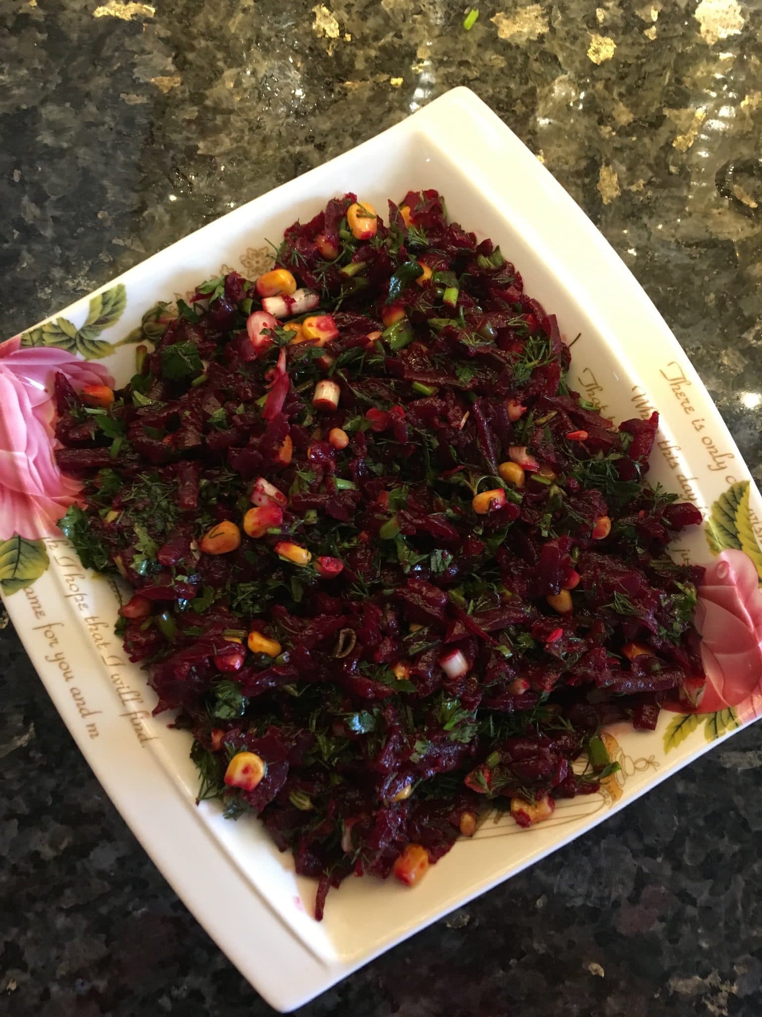 Yeşillikli Pancar Salatası