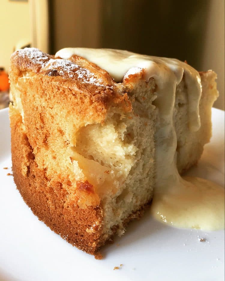 Vanilya Soslu Elmalı Kek